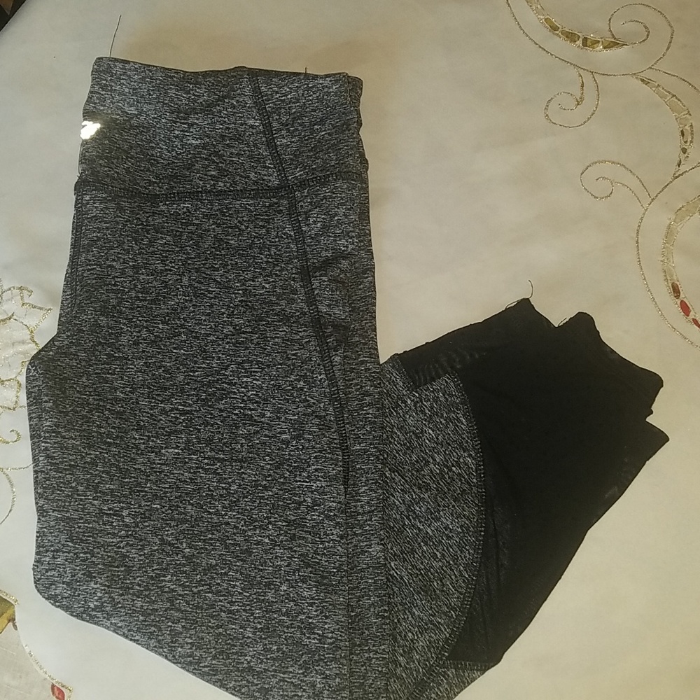 New Yoga workout capris